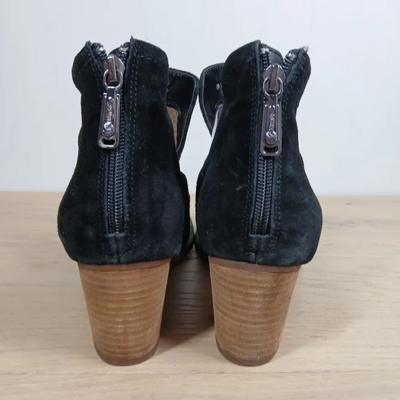 Blondo Black Leather Waterproof Back Zip Cutout Block Heel Ankle Booties 1644 - Picture 8 of 12